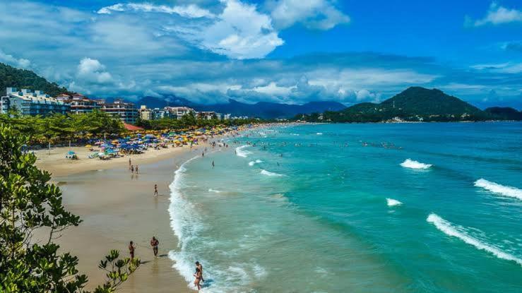 Apto Praia Grande Ubatuba Area Nobre Com Toda Comodidade Para Voce E Sua Familia ! Ngoại thất bức ảnh